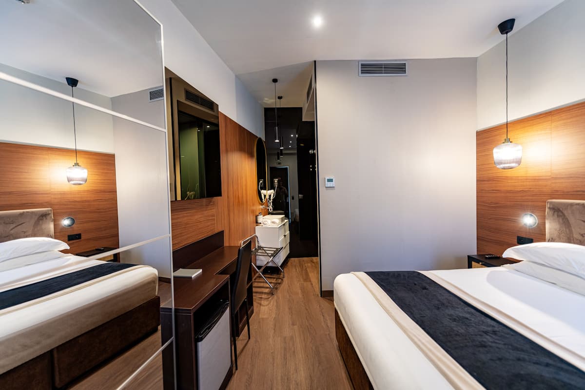 Club-Doppel- oder -Zweibettzimmer (2)