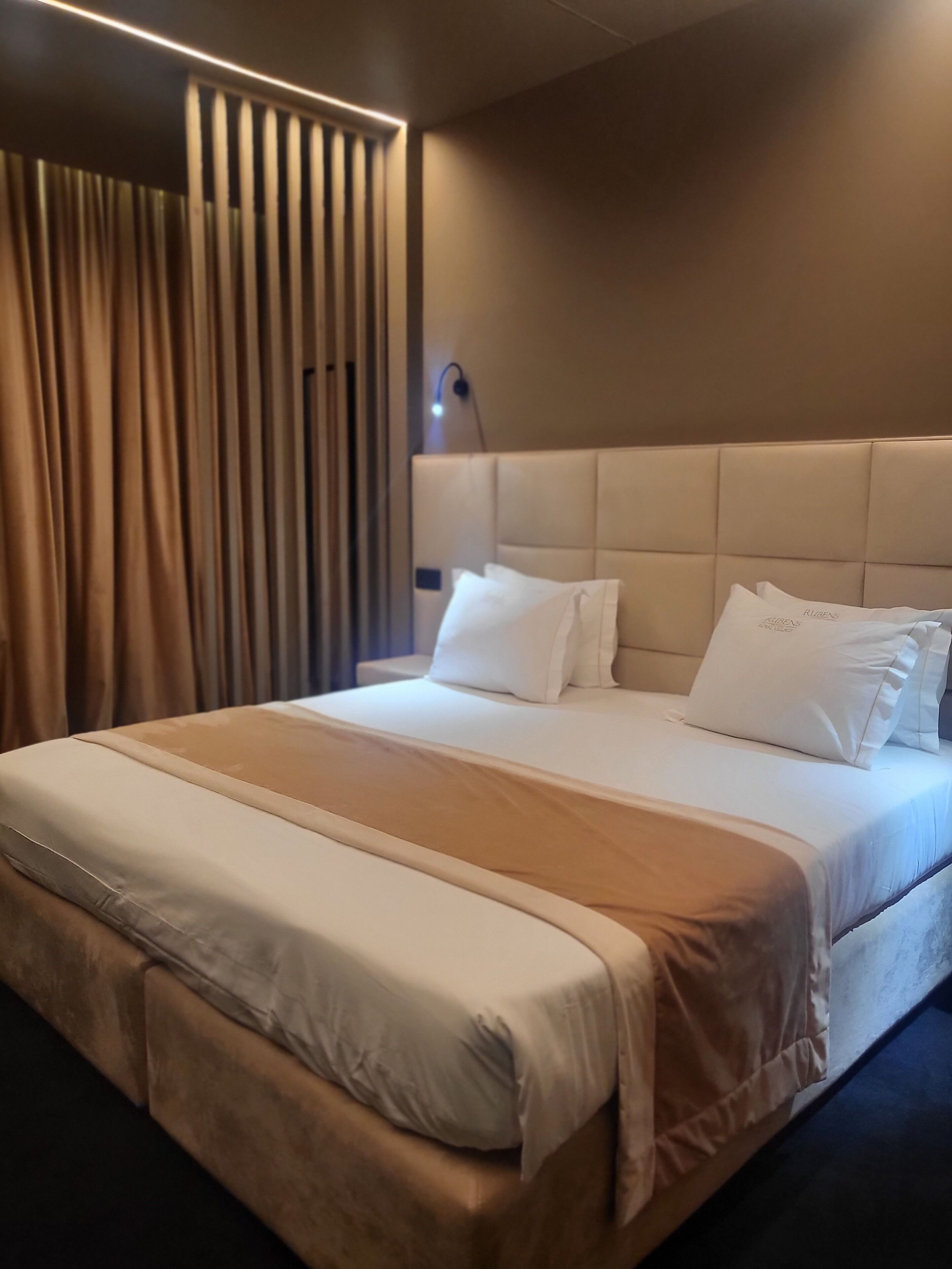 Superior Double or Twin Room | Individually decorated, individually furnished, blackout drapes