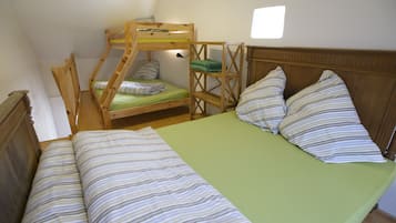 Apartment (Gänseblümchen) | Meja, langsir/tirai gelap terus, Wi-fi percuma, cadar katil