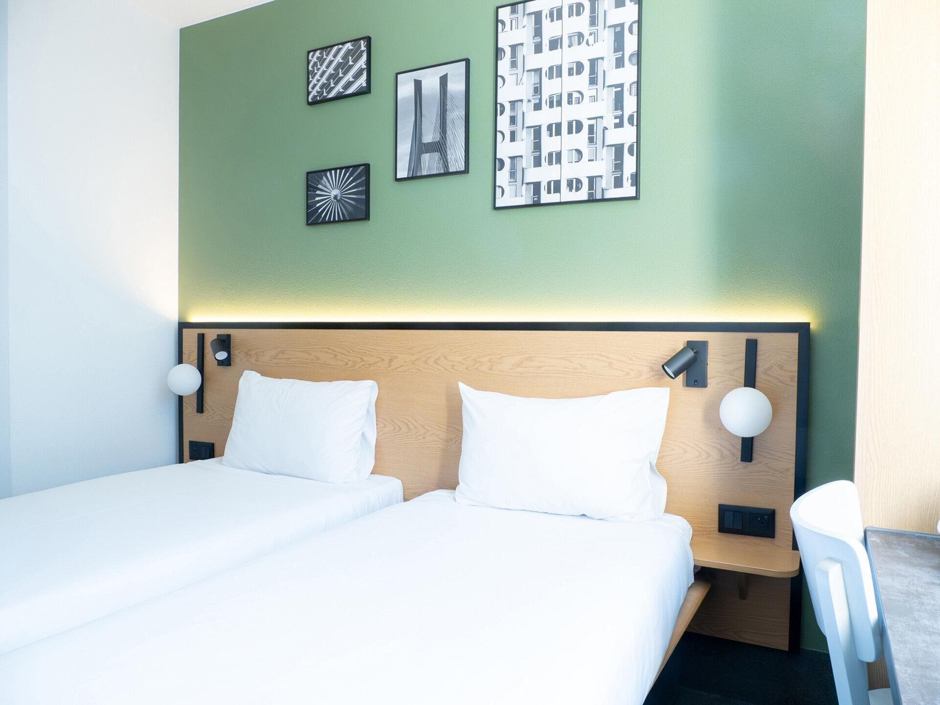 Standard Twin Room, 2 Twin Beds, Non Smoking | Desk, blackout drapes, free WiFi, bed sheets