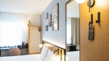 Desk, blackout curtains, free WiFi, bed sheets