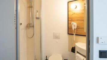 Premium-dobbeltværelse | Skrivebord, mørklægningsgardiner, gratis Wi-Fi, sengetøj