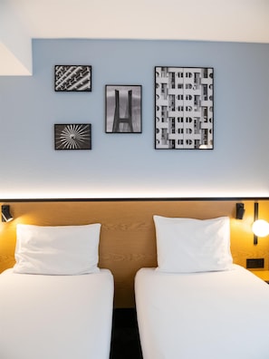 書桌、遮光窗簾/窗簾、免費 Wi-Fi、床單