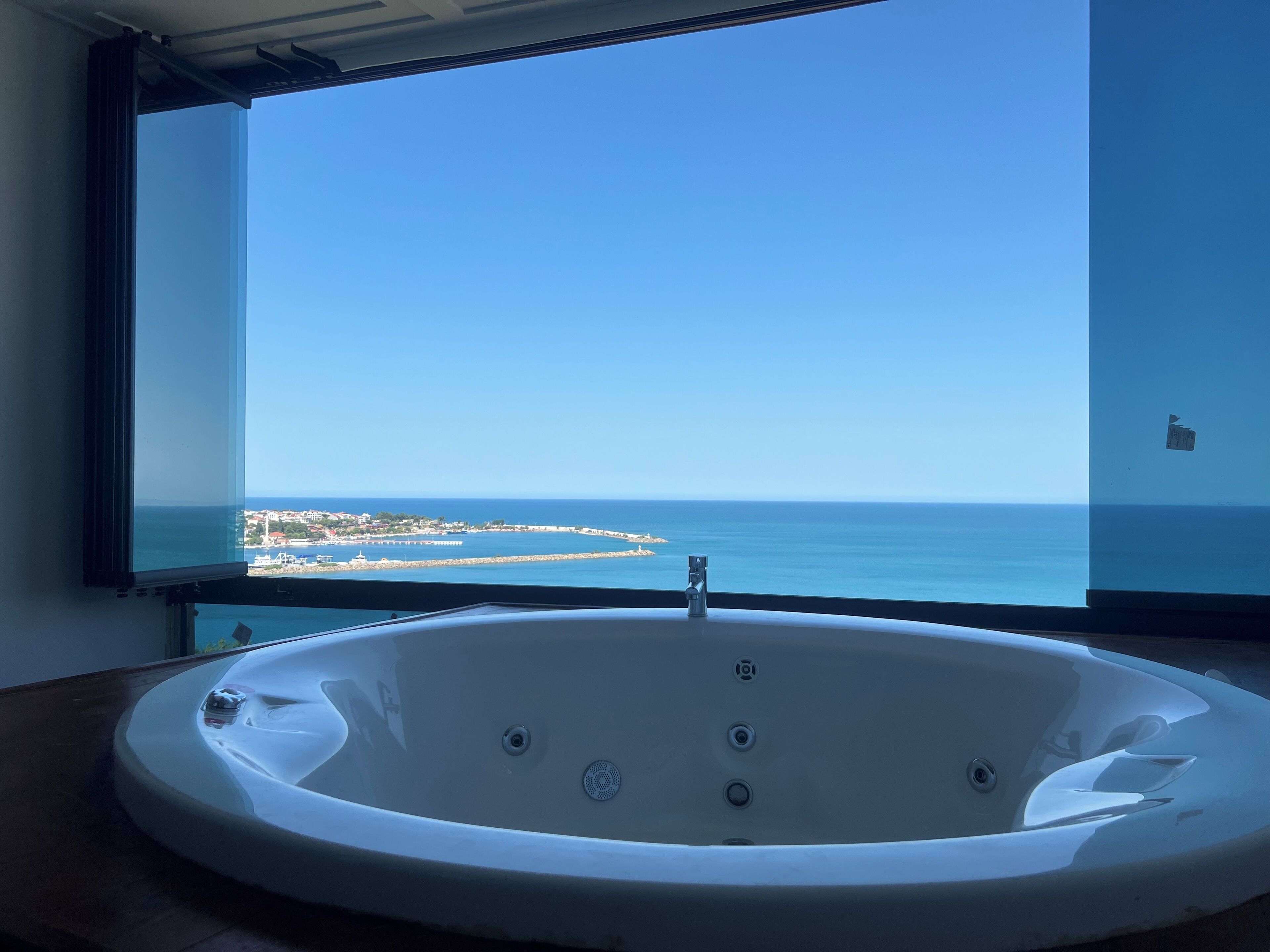 standard double room, sea view | bathroom | shower, free toiletries, hair dryer, slippers