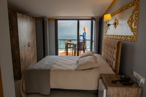 Biancheria da letto di alta qualità, copriletto in piuma, minibar