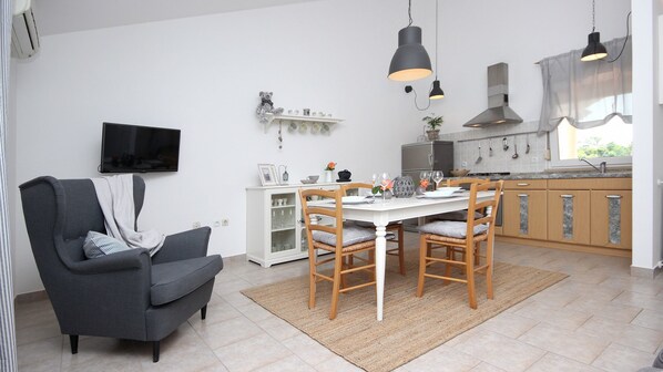 Villa - 2 soveværelser - privat pool | Privat køkken | Køleskab/fryser i fuld størrelse, mikrobølgeovn, ovn, kogeplade