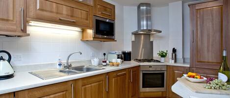 Lave-vaisselle, congélateur