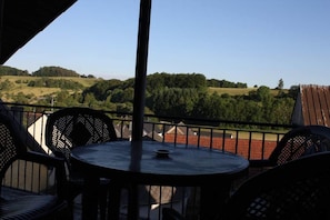 Balcony - Nengshof - Wohnung Rauchschwalbe (Wissmannsdorf)