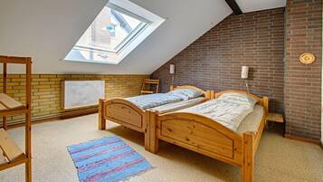 Apartemen (Rauchschwalbe) | Didekorasi berbeda-beda dan dilengkapi dengan perabotan berbeda-beda