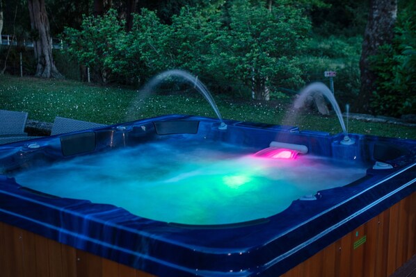 Bain à remous extérieur