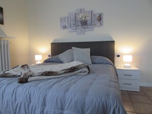 3 bedrooms, in-room safe, desk, iron/ironing board