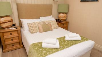Double Room Annex (Pet Friendly) | Premium bedding, iron/ironing board, bed sheets