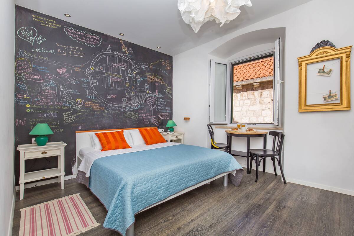 Habitación Confort doble | 1 dormitorio, sábanas de algodón egipcio, ropa de cama de alta calidad