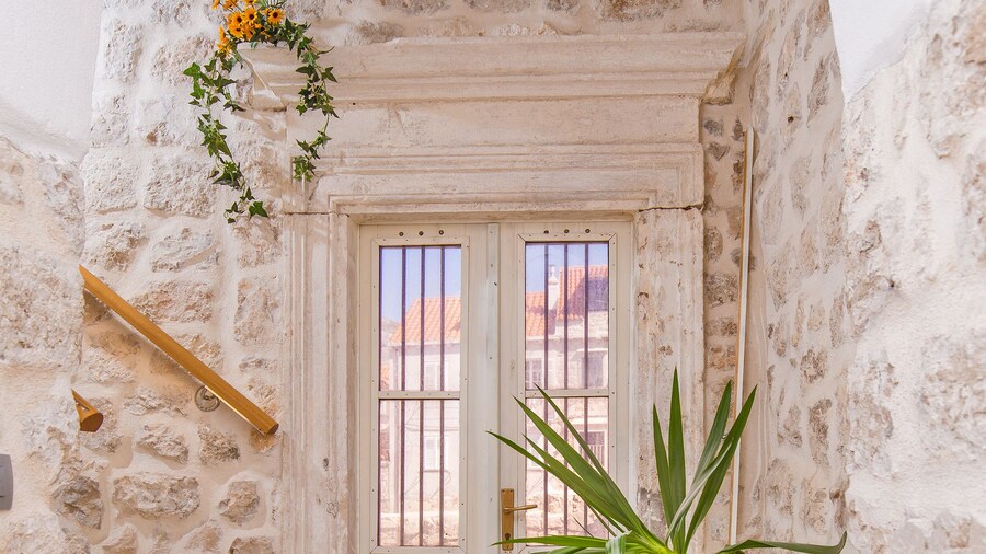 Apartment & Room Joy