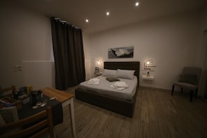 Double Room | Premium bedding, individually furnished, blackout curtains - La Piazzetta (Brindisi)
