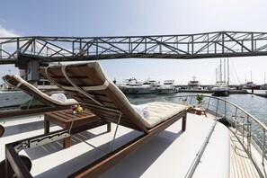 Sundeck - Luxury Boat in Port Forum (Sant Adria de Besos)