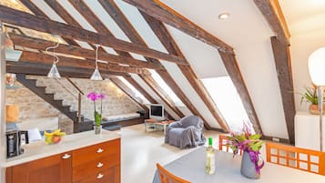 Apartment, 3 Bedrooms | Living area