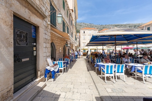 Apartment Bona Palace