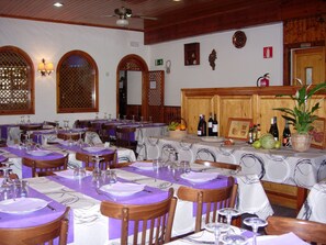 Daily buffet breakfast for a fee - Hostal Pas de la Pera (Lles)