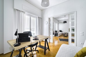 3 habitaciones, tabla de planchar con plancha, wifi y ropa de cama 