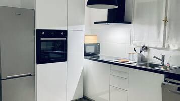 Refrigerador, microondas, horno y lavavajillas