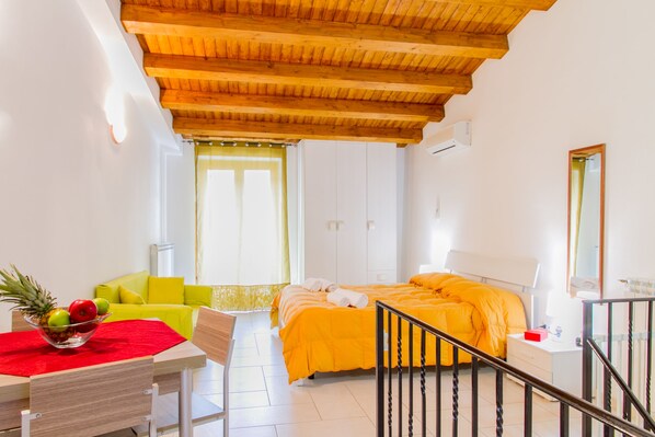 1 chambre, chambres insonorisées, fer et planche à repasser