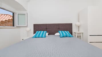 1 chambre, fer et planche Ă repasser, Wi-Fi gratuit, draps fournis