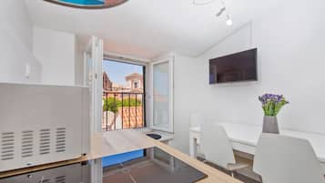 Leilighet – comfort | Bad | Dusj, hårføner, håndklær og såpe