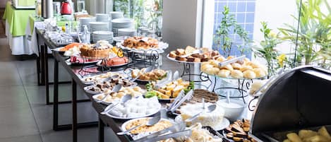 Colazione a buffet inclusa, servita tutte le mattine