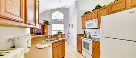 House | Private kitchen | Stovetop, dishwasher, coffee/tea maker, cookware/dishes/utensils