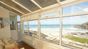 Apartamento, várias camas, para não fumantes | Vista do quarto