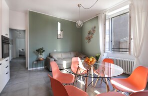 Apartment, 2 Bedrooms | In-room dining