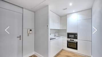 Deluxe Apartment, 1 Bedroom | Private kitchen