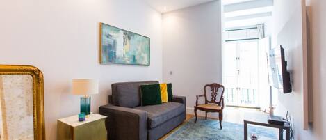 Deluxe-lejlighed - 1 soveværelse | Opholdsområde | Fladskærms-tv