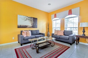 Living area - 6 Br Pool Home with Spa and Game Room (Davenport)