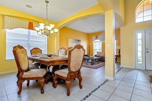 Maison | 6 chambres, fer et planche à repasser