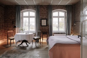 Habitació doble | Sala d'estar | Televisor de pantalla plana 