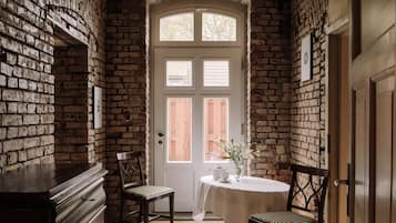 Apartment (2) | Living area | Flat-screen TV