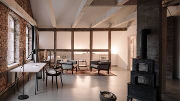 Apartment (10) | Living area | Flat-screen TV