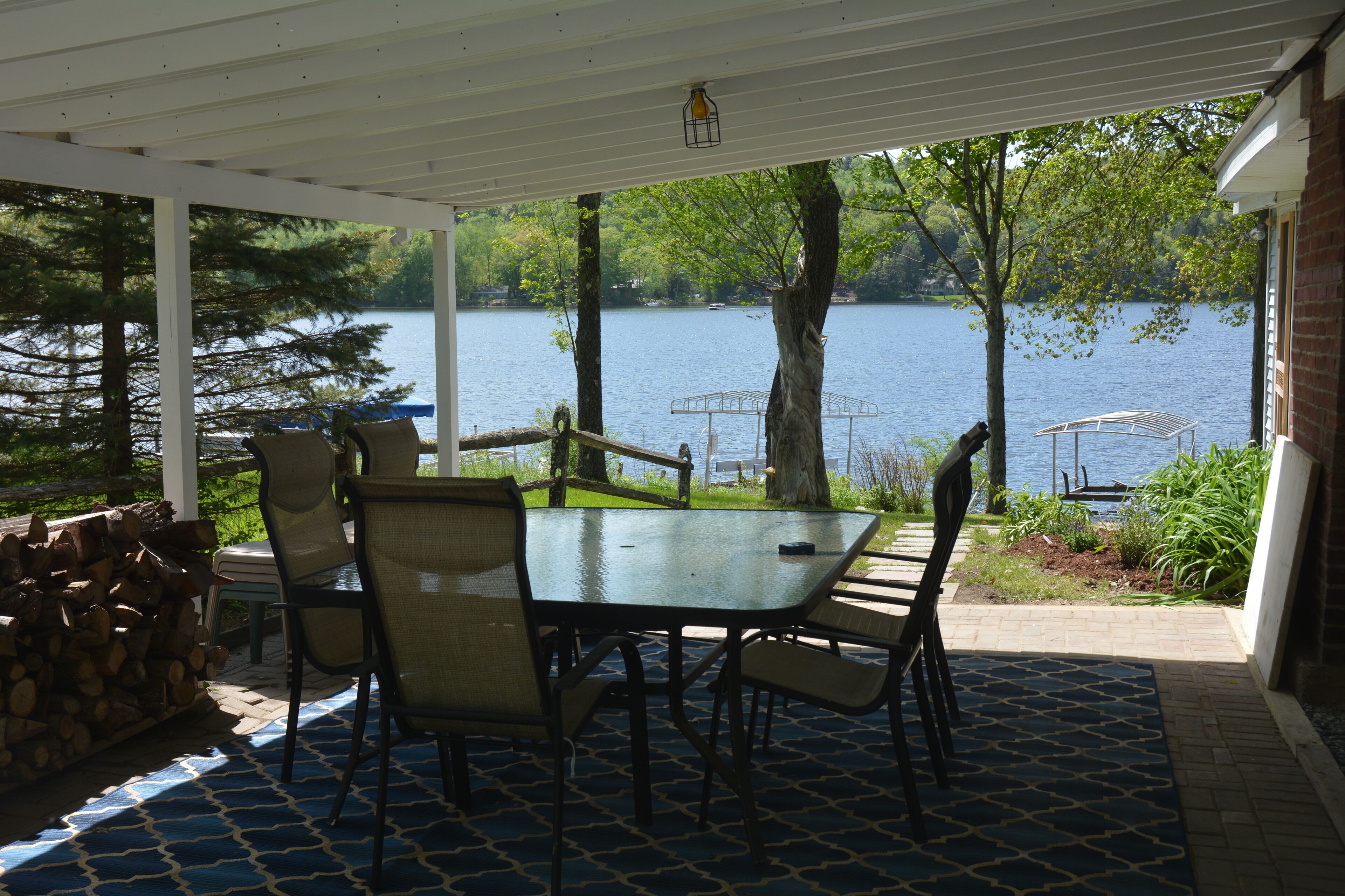 Restful and Relaxing Lakeside Cottage on Lake Bomoseen