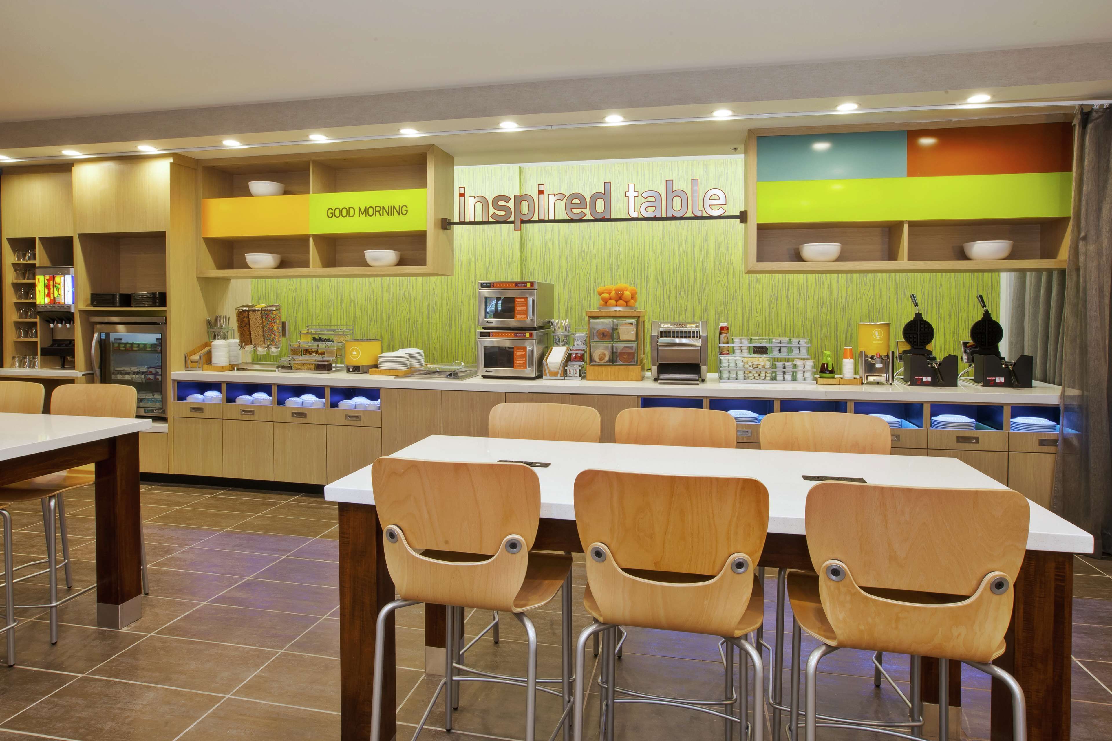 free daily continental breakfast