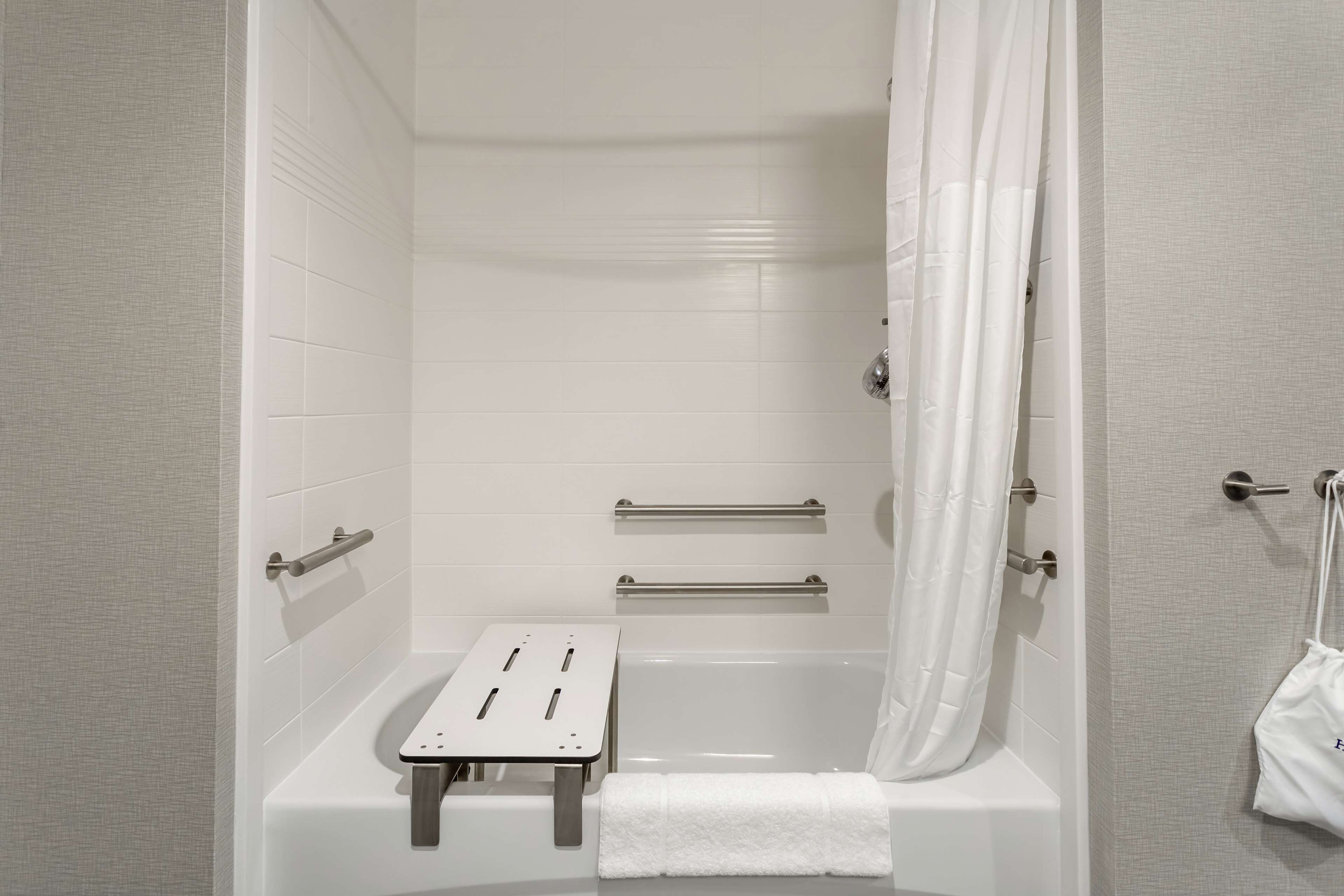 room, 2 queen beds, accessible, bathtub (hearing & mobility) | bathroom | hydromassage showerhead, free toiletries, hair dryer, towels