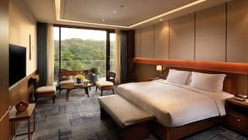 Premium bedding, minibar, in-room safe, desk