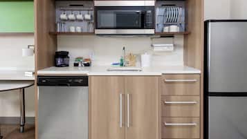 Fridge, microwave, dishwasher, coffee/tea maker