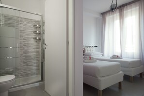 Apartment, 2 Schlafzimmer | Badezimmer | Dusche, Haartrockner, Bidet, Handtücher