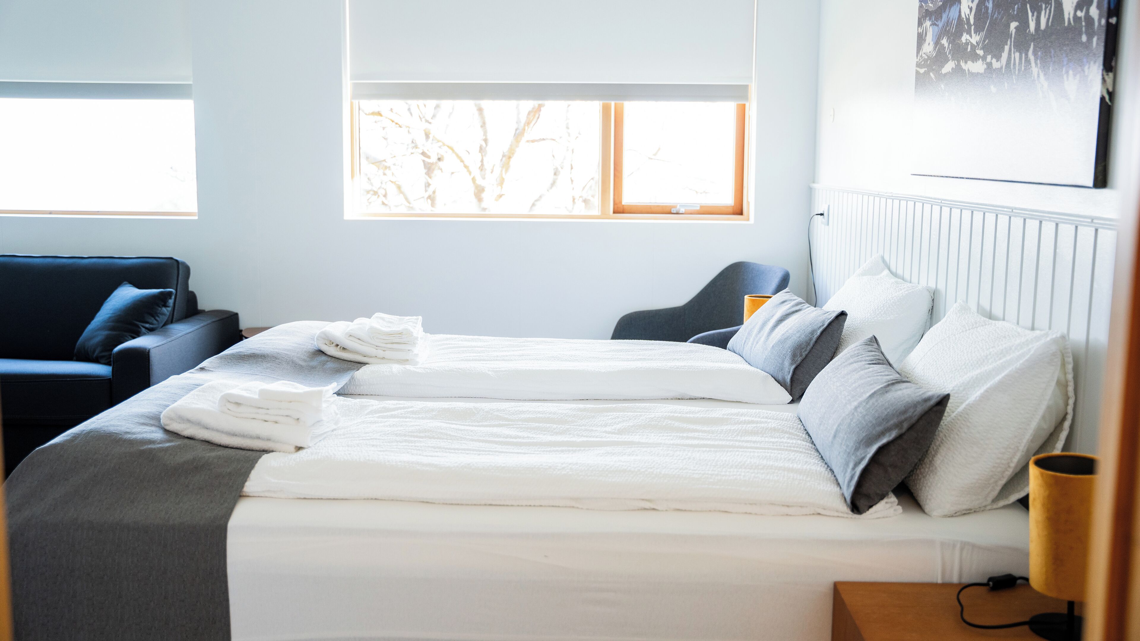 family room | hypo-allergenic bedding, down duvets, select comfort beds, desk