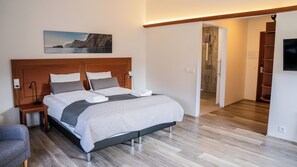 Family Room | Hypo-allergenic bedding, down duvets, Select Comfort beds, desk - Hótel Flókalundur (Vesturbyggð)