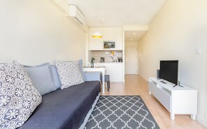 Apartment, 1 Bedroom | Living area - Trindade Flat with Great View (Porto)