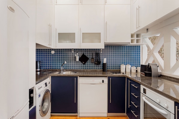Apartment, 1 Bedroom | Private kitchen