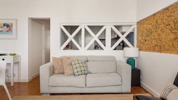 Appartement, 1 slaapkamer | Woonruimte | Een flatscreentelevisie